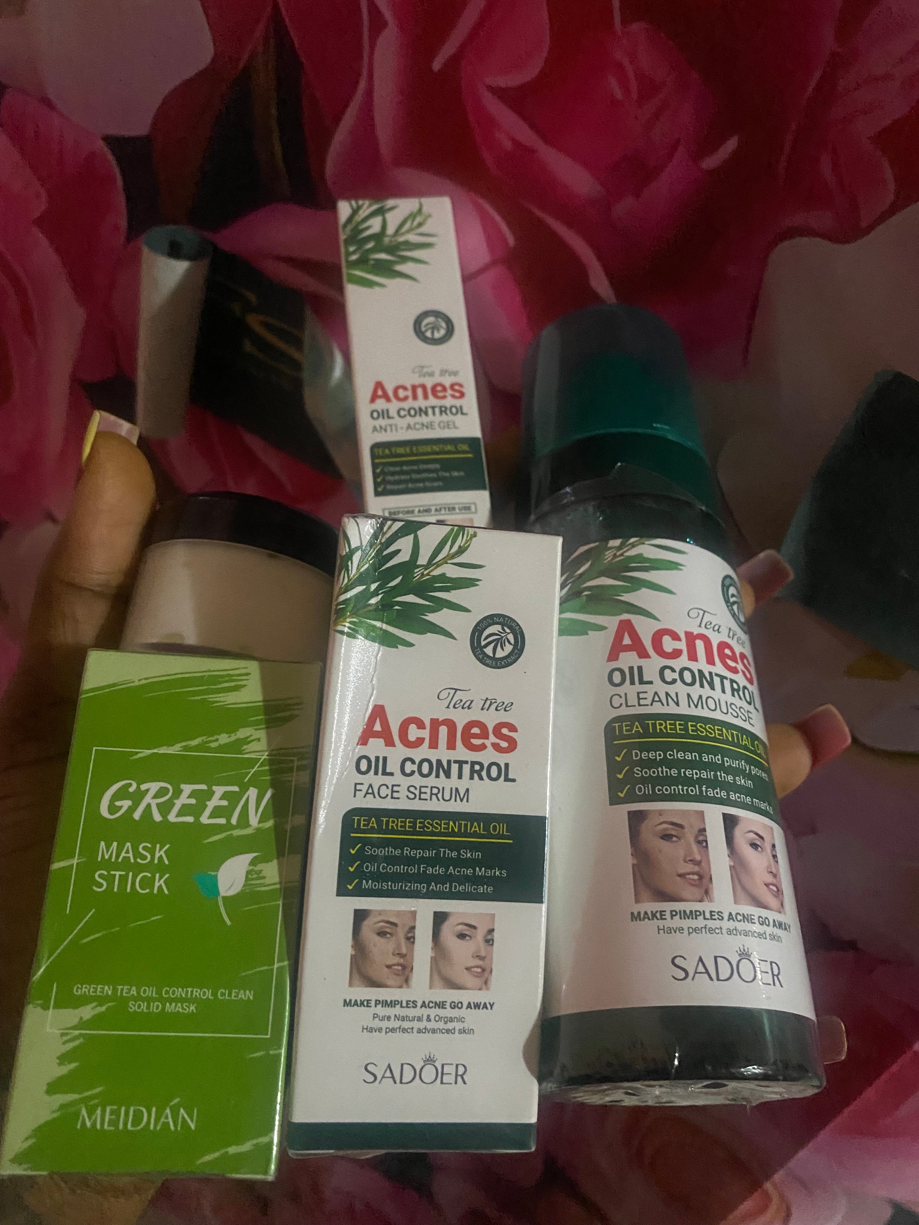 Shrink Pores Combo – Deep Clean • Tighten • Smooth

Say goodbye to visible pores and hello to a smoother, refined complexion. Our Shrink Pores Combo is specially designed to unclog, tighten, and minimize the appearance of enlarged pores while ECT