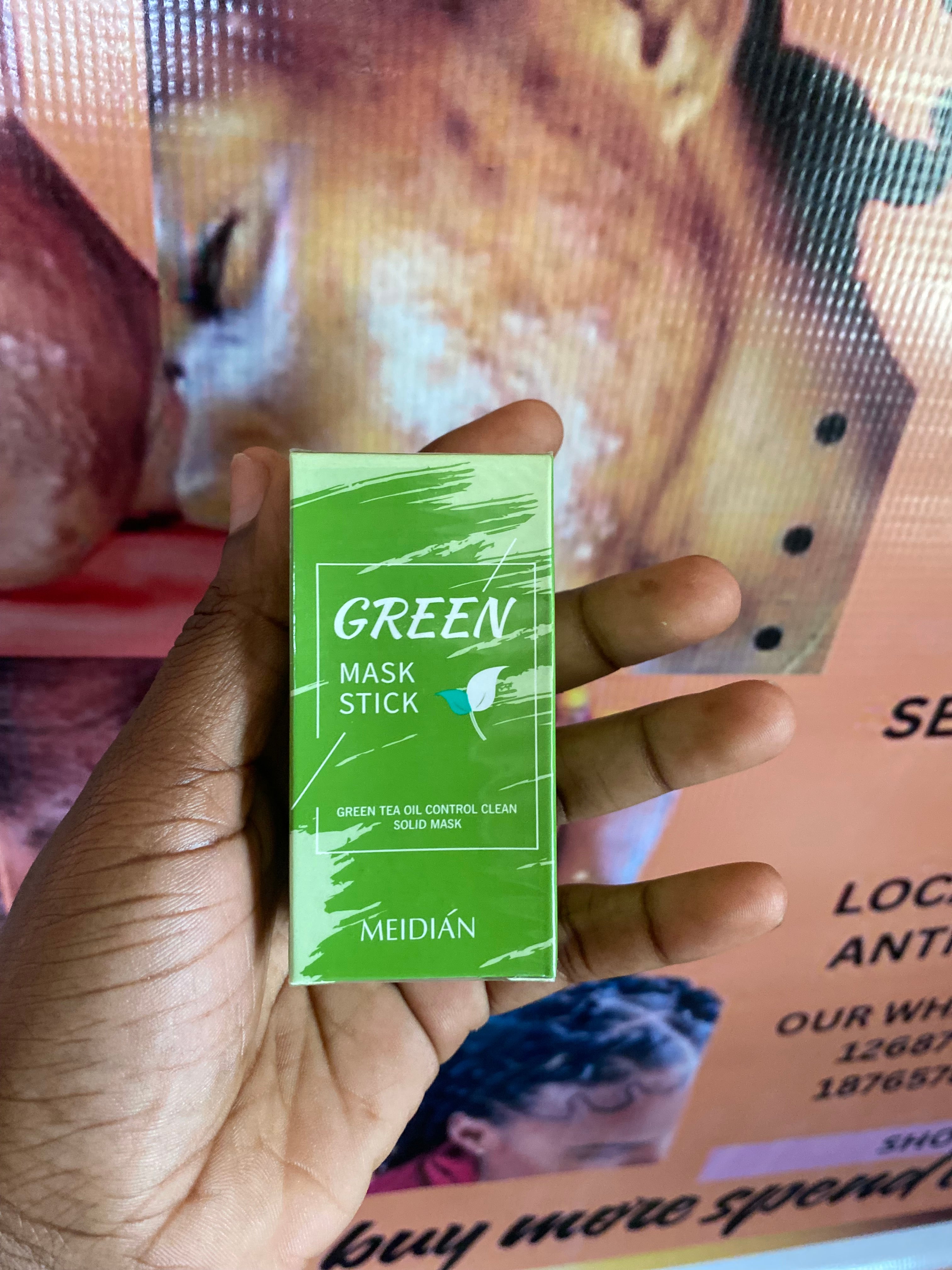 Green Tea Face Mask Detox • Calm • Glow
Our Green Tea Mask is a refreshing, antioxidant-rich treatment designed to detoxify the skin, control excess oil, soothe irritation, and promote a healthy glow. Perfect for acne-prone, oily, combination, or stress