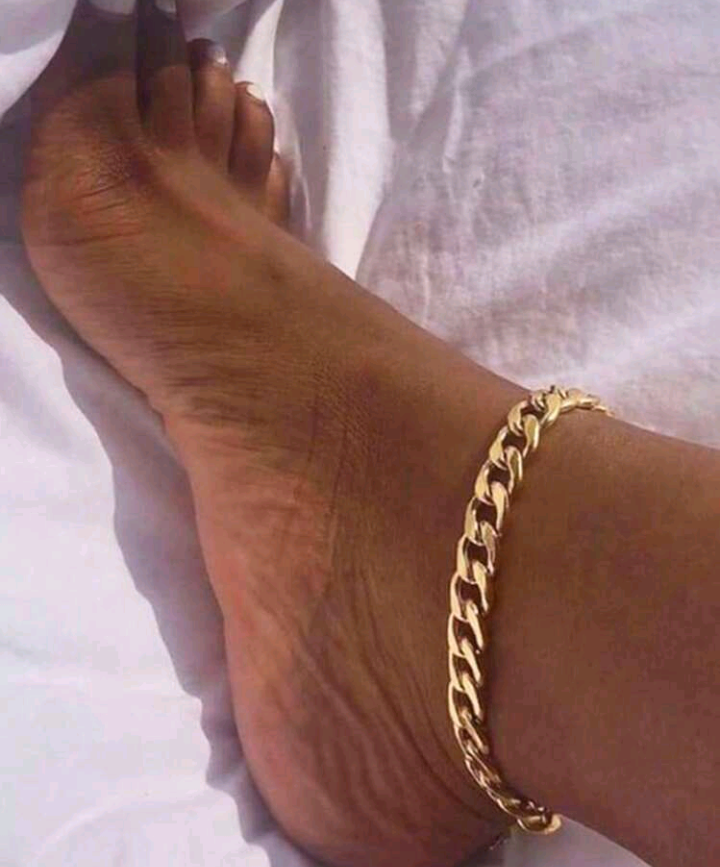 Fashion Anklet — Stylish, Chic & Versatile

Add a touch of sparkle to every step with our Fashion Anklet, the perfect accessory to elevate any outfit. Lightweight, comfortable, and designed for everyday wear, this anklet is ideal for casual, party, or bea